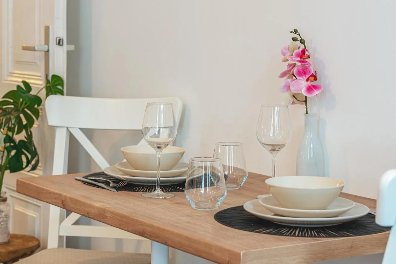 Delightful Apartment - Near Subway ウィーン